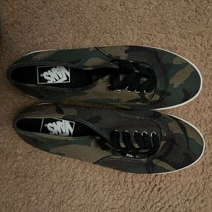 Vans low top size 7.5m/9w